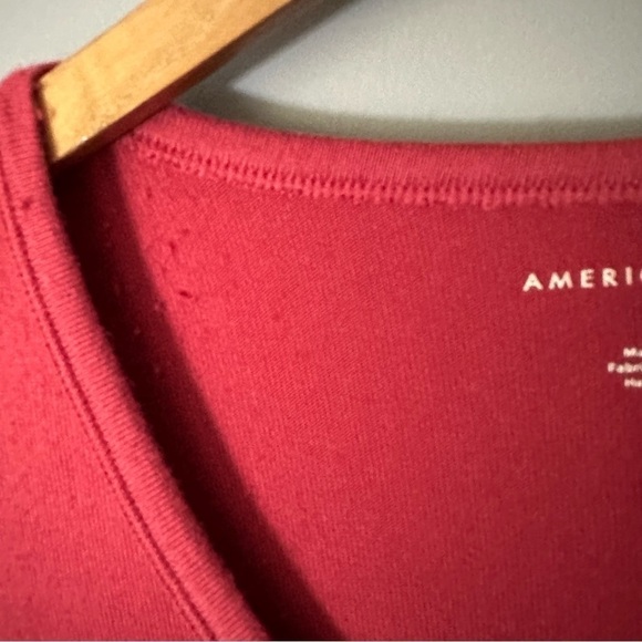 American Eagle Vneck Long sleeve - Picture 4 of 6